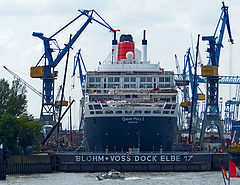  QM 2 in Dock