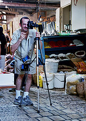 фото "clutching the..."