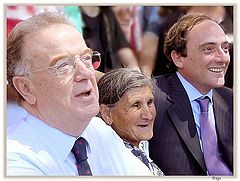 photo "The President, The Portas and the People"