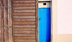 фото "behind the blue door"