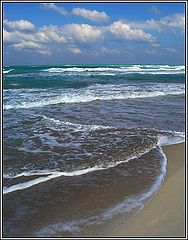 photo "Thesound of the waves breaking on the shore"