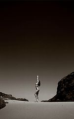 фото "pointing the sky"