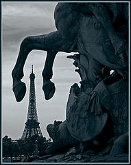 фото "Eiffel Tower & Hooves"
