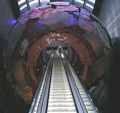 фото "entering the earth- natural history museum -london"