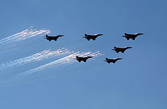 фото "МАКС2005 Пилотажная группа "Стрижи""