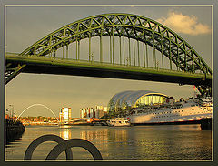 фото "Tyne bridge and other archs"