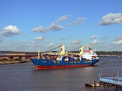 фото "Freighter on the Medway"