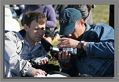 фото "Разглядывая видеотрофеи"