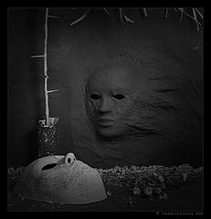 photo "Wall and it's mask"