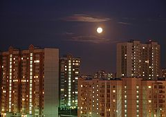 фото "Луна над городом"