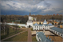 photo "Nikolo-Ugreshskiy monastery. A kind on an entrance gate."