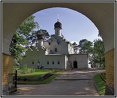 фото "Церковь Михаила Архангела. Памятник 17 века"