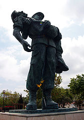 фото "O meu amigo morreu... dizem que foi ao servico da Patria! Eu nao acredito!"