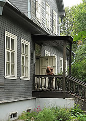 фото "Усадьба Кузьминки. Серая дача (дом садовника), ныне музей Паустовского"