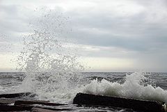 фото "Там, где вода встречается с землей..."