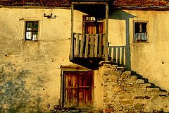 фото "village life (house)"