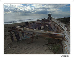 фото "Old lighter - Antigua barcaza"