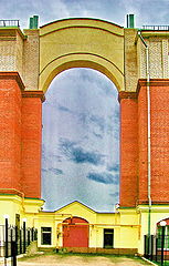 фото "Another Brick In The Wall, или Рене Магритт отдыхает"