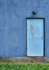 фото "blue door"