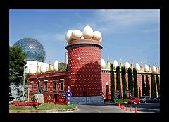 photo "Figueres. Theatre Salvador Dali"
