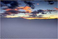 фото "Закат в пустыне. Отражения облаков на песке."