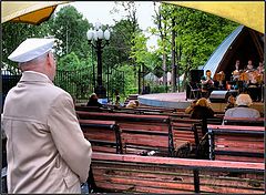 фото "За прожитую жизнь нам не хватило вёсен..."