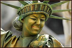 фото "Funny Statue of Liberty"