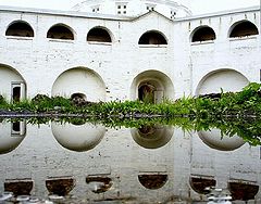 photo "отражение,архитектура,эксперимент,вода"