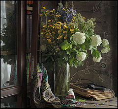 photo "Shawl and a bouquet"