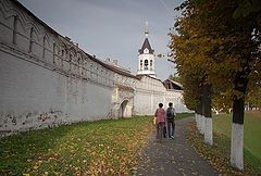 фото "Вдоль монастырской стены."