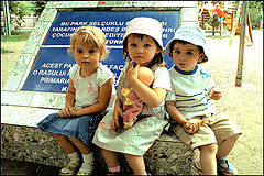 фото "Two girls and one boy / Две девочки и один мальчик"