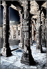 photo "Pillars of  Quwwat-ul-Islam Mosque"