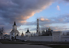 фото "Вид на колокольню Николо-Угрешского монастыря"