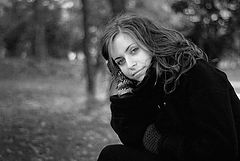 photo "portrait of girl in the woods;"