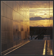 фото "Sunset over 9/11 memorial at Liberty state park, New Jersey"