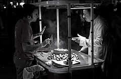 фото "Negotiating for chestnuts..."