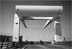 фото "Автомобильный откидной мост."