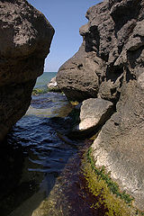 фото "Камни и у моря."