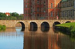 фото "Frederiksborg Slot "The Bridge""