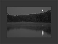 photo "Moon-set over Kawanauke lake"