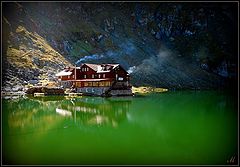 photo "Oasis of tranquility in the heart of the mountains"