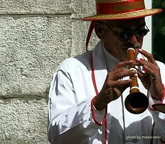 photo "musician on the road"