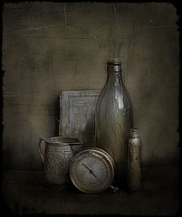 фото "бутылка и книга"