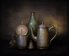 фото "бутылка и чайник"