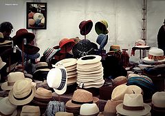 фото "selling hats"