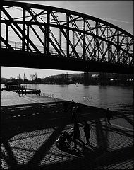 фото "Мост и люди"