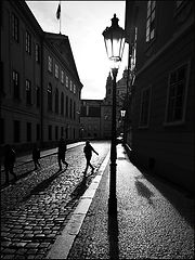 фото "Фигуры и фонарь"