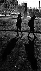 фото "Статуя, па́ра и те́ни"