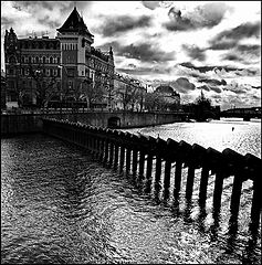 photo "Небо, дома и река"