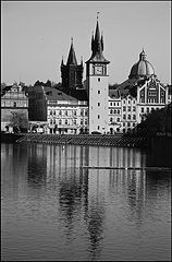 фото "Башни, дома и река"